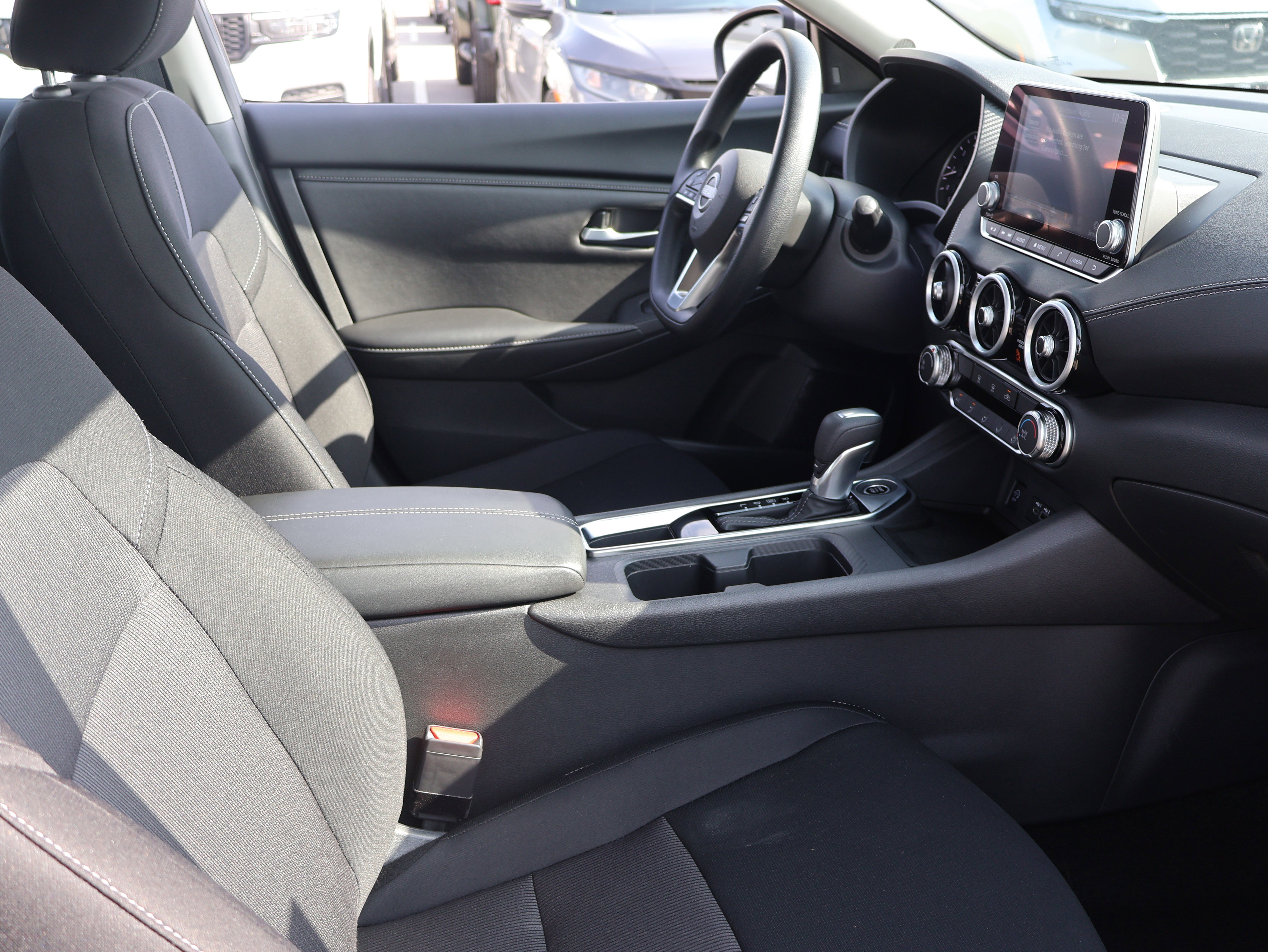 Used 2024 Nissan Sentra SV w/ Lighting Package image 8