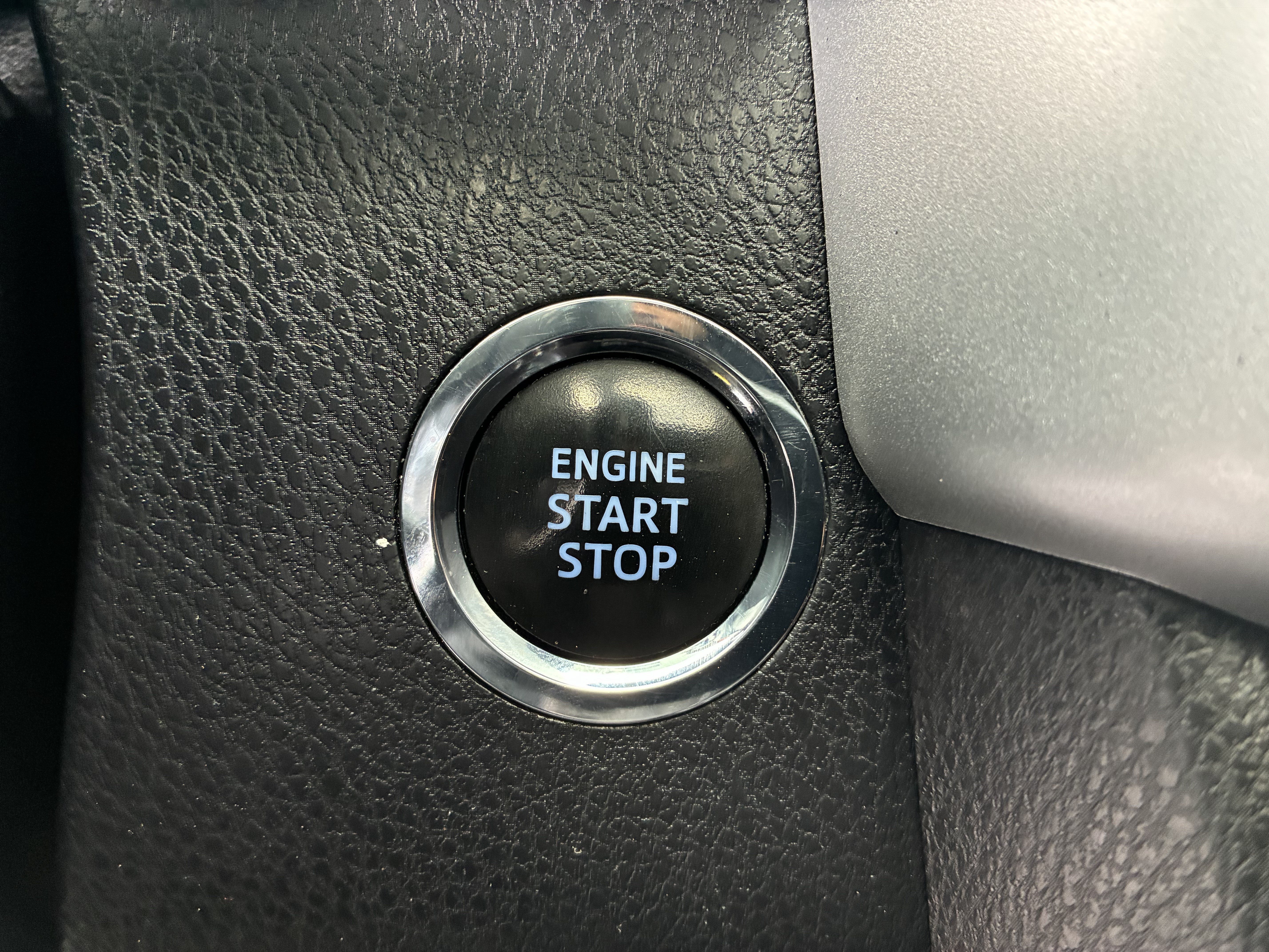 Used 2019 Toyota Highlander SE w/ Nightshade Edition AWD/4WD image 33
