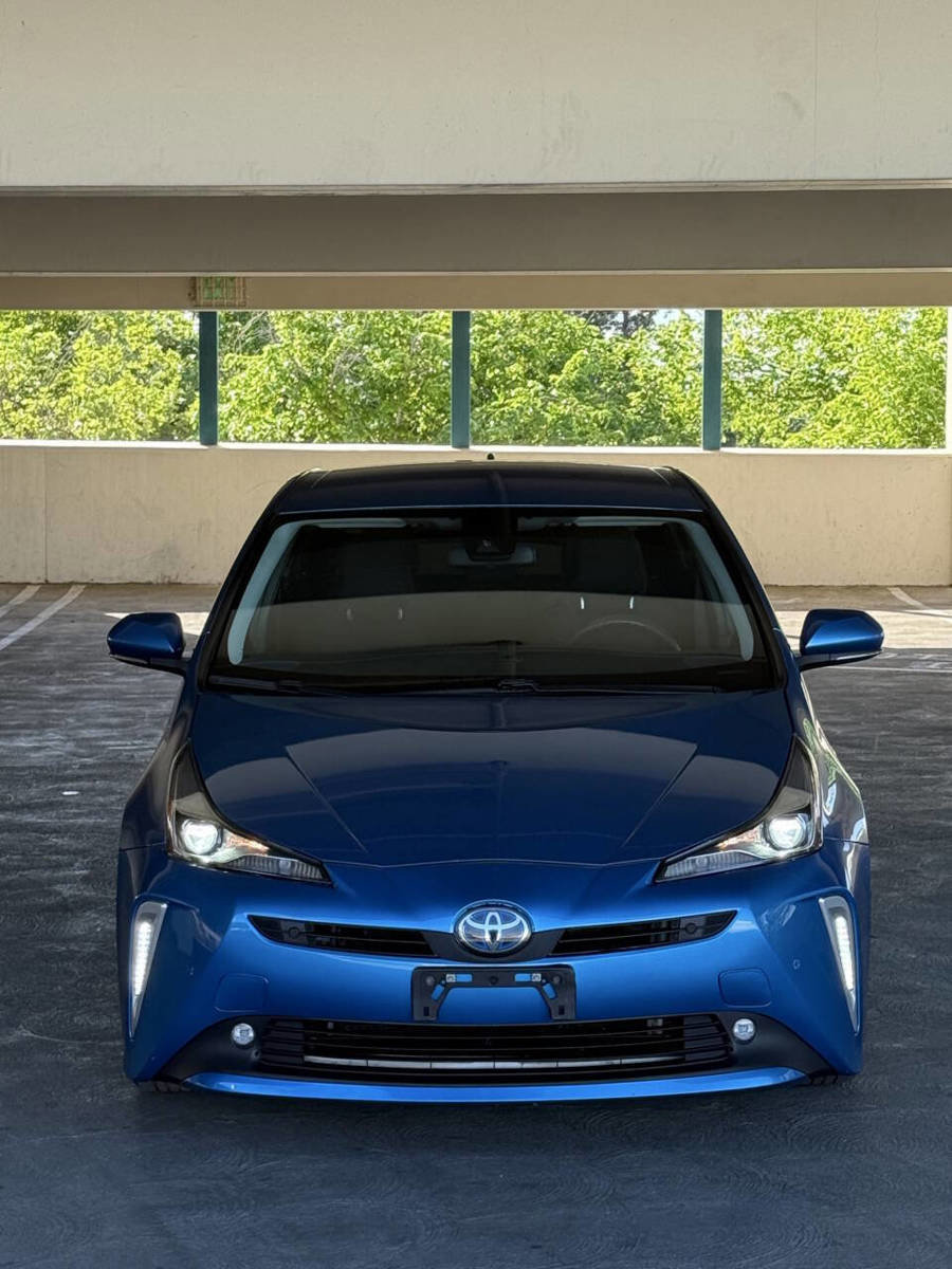 Used 2021 Toyota Prius LE AWD/4WD image 2