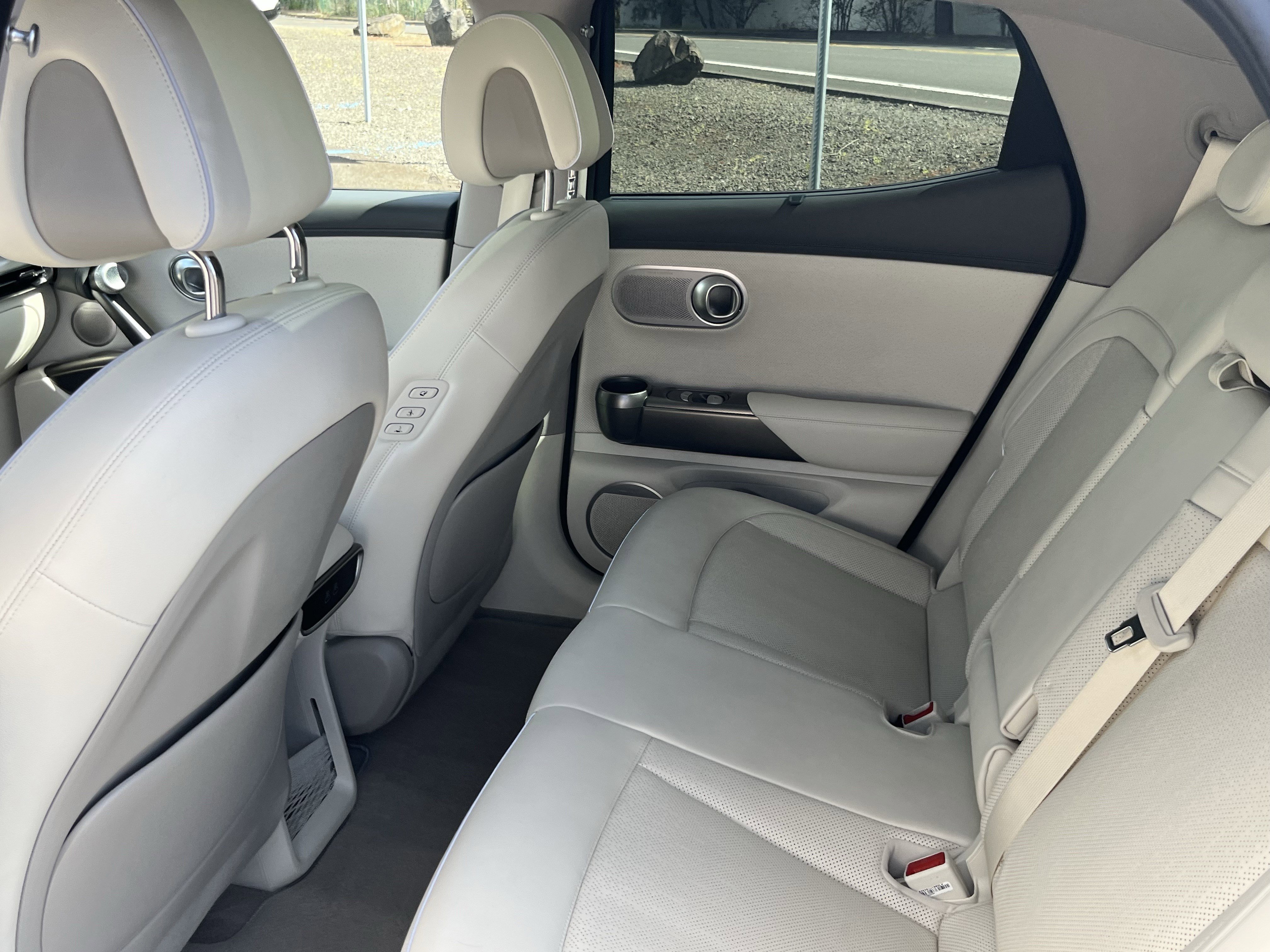 Used 2023 Genesis GV60 Advanced w/ Cargo Package image 13