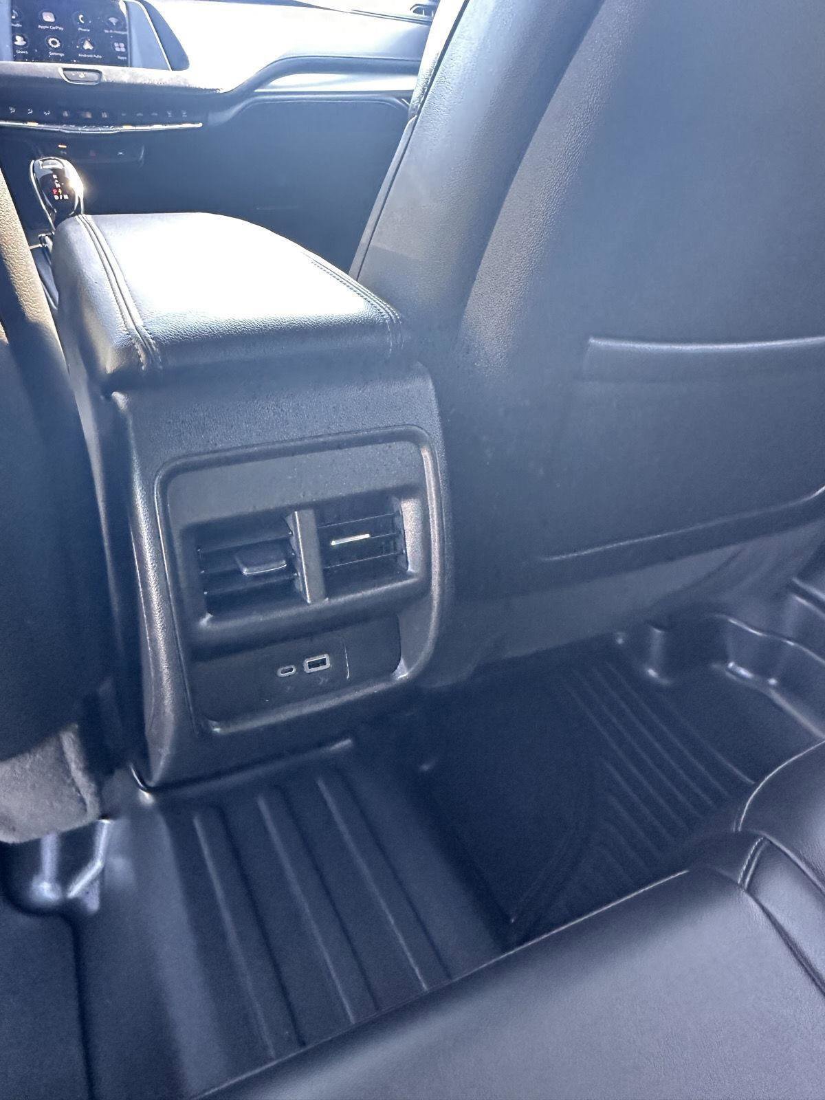 Used 2023 Cadillac XT4 Premium Luxury image 12