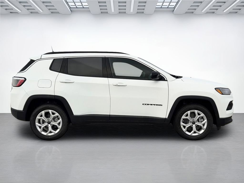 New 2026 Jeep Compass Latitude AWD/4WD image 2