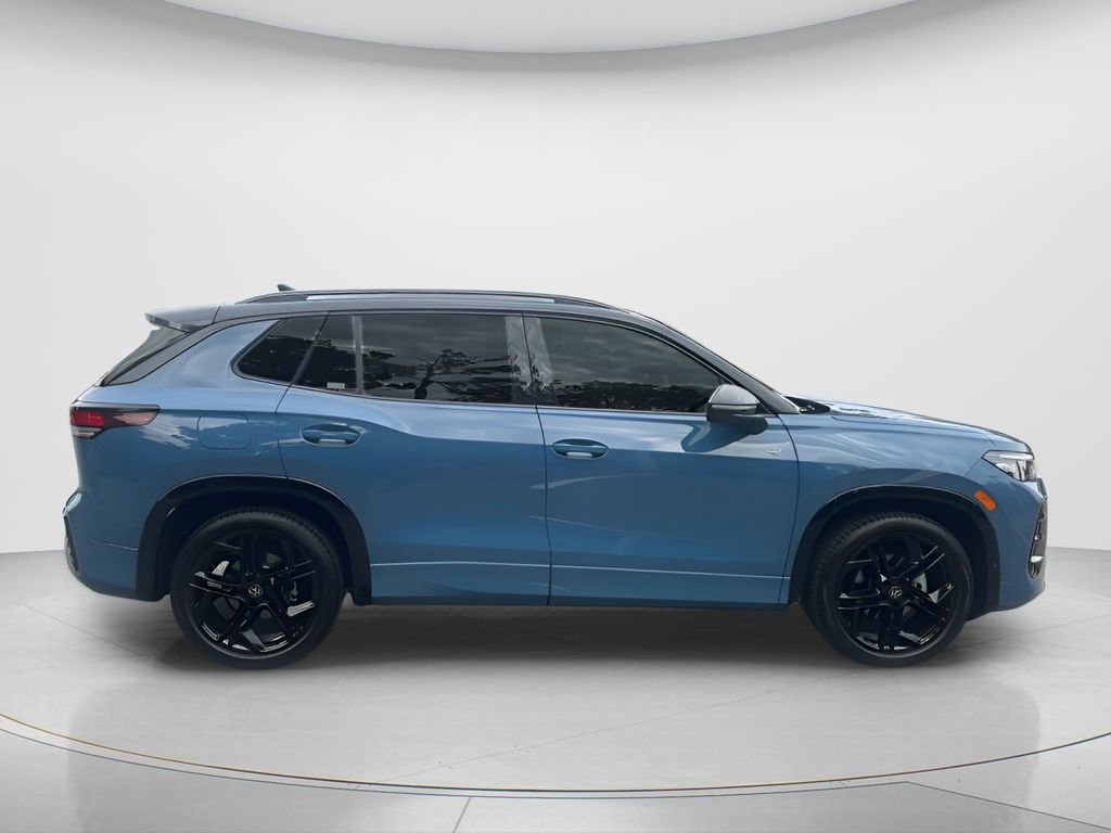 New 2026 Volkswagen Tiguan SE R-Line AWD/4WD image 9