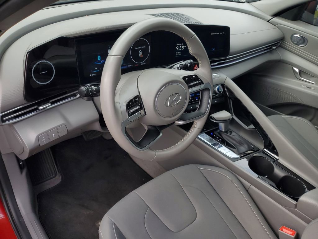 Used 2024 Hyundai Elantra SEL w/ Convenience Package FWD image 11