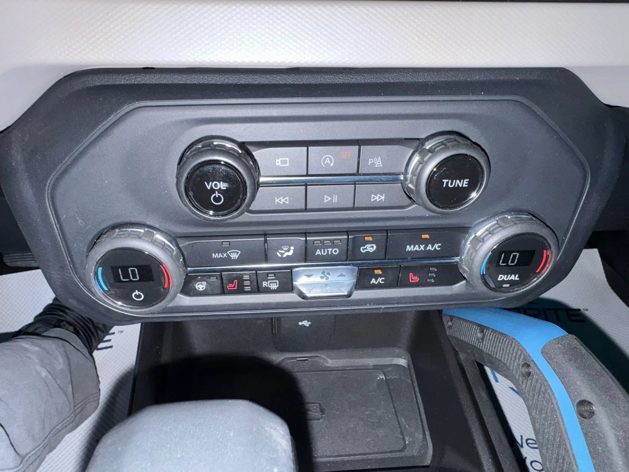 Used 2023 Ford Bronco Wildtrak AWD/4WD image 31
