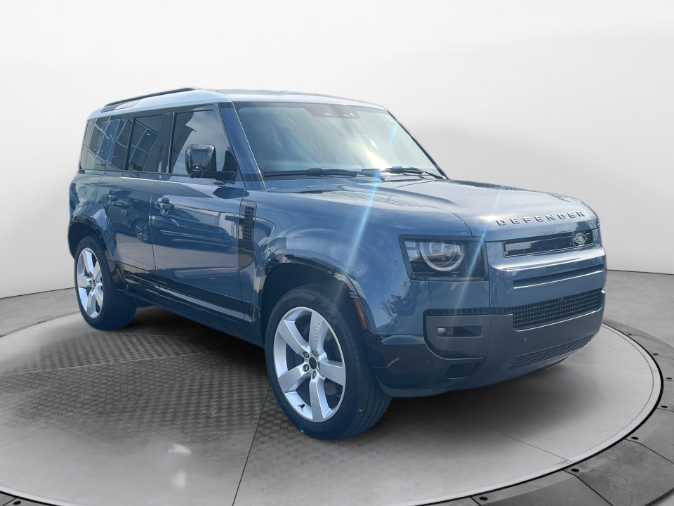 New 2026 Land Rover Defender 110 X-Dynamic SE AWD/4WD image 3