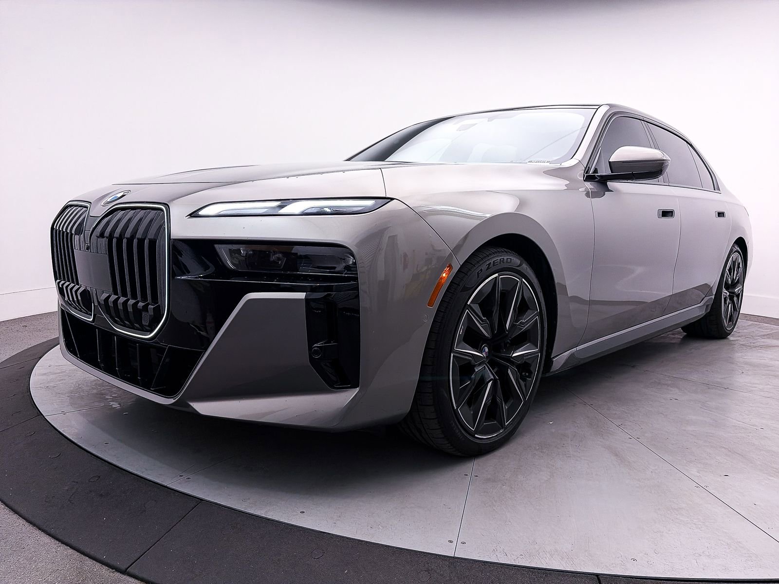 Used 2024 BMW 760i xDrive AWD/4WD image 15