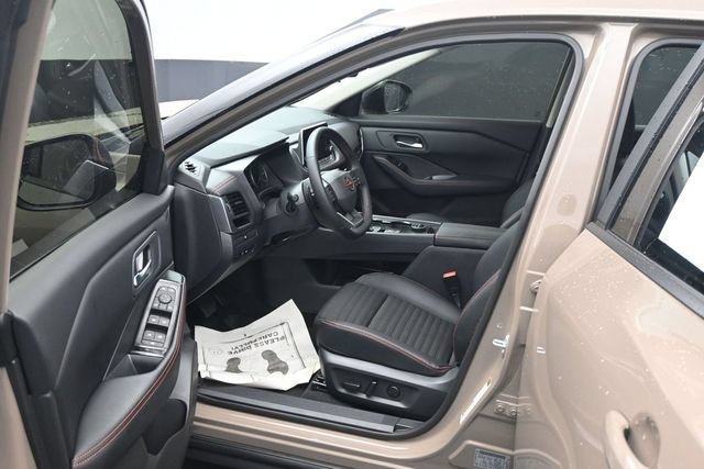 Used 2026 Nissan Rogue SV AWD/4WD image 25