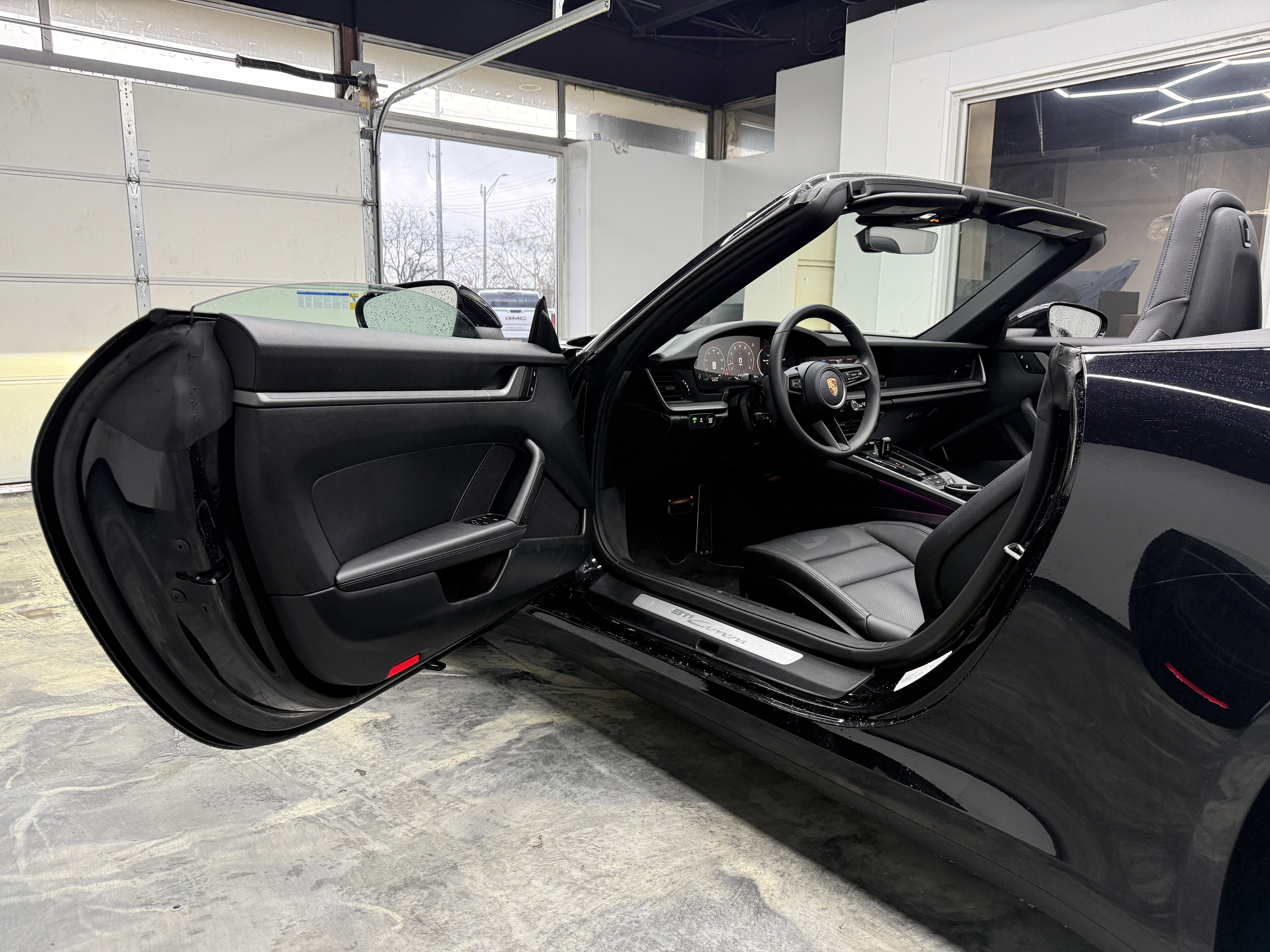 Used 2025 Porsche 911 Carrera image 12