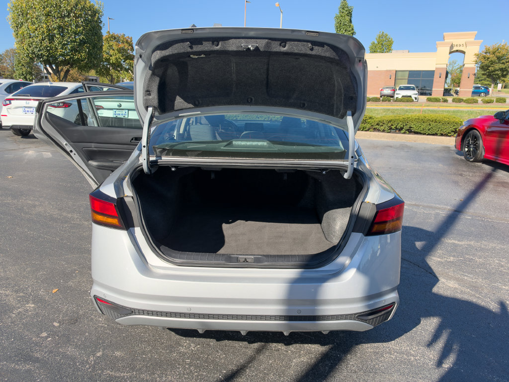 Used 2025 Nissan Altima 2.5 SV FWD image 15