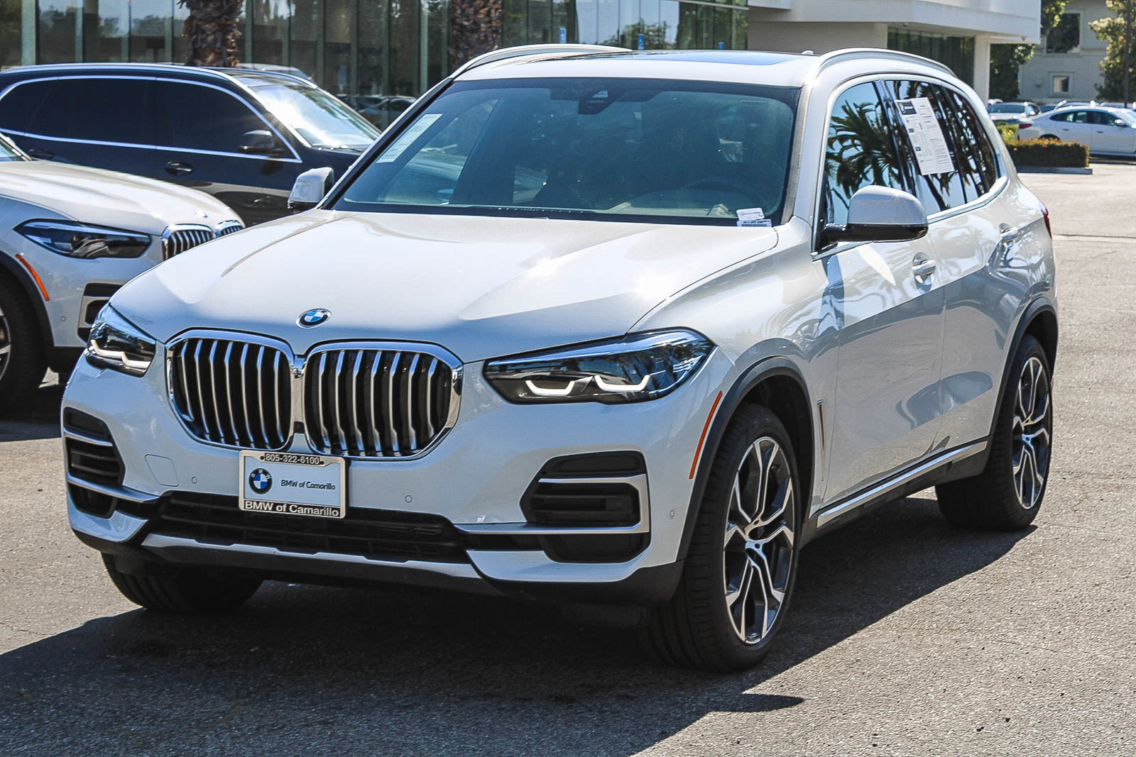 Used 2022 BMW X5 xDrive40i w/ Parking Assistance Package AWD/4WD image 3