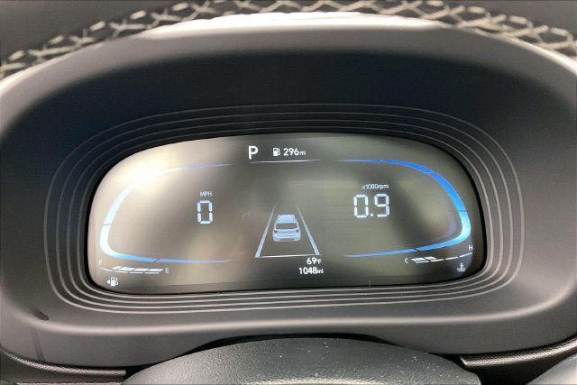 Used 2025 Hyundai Venue SEL FWD image 25