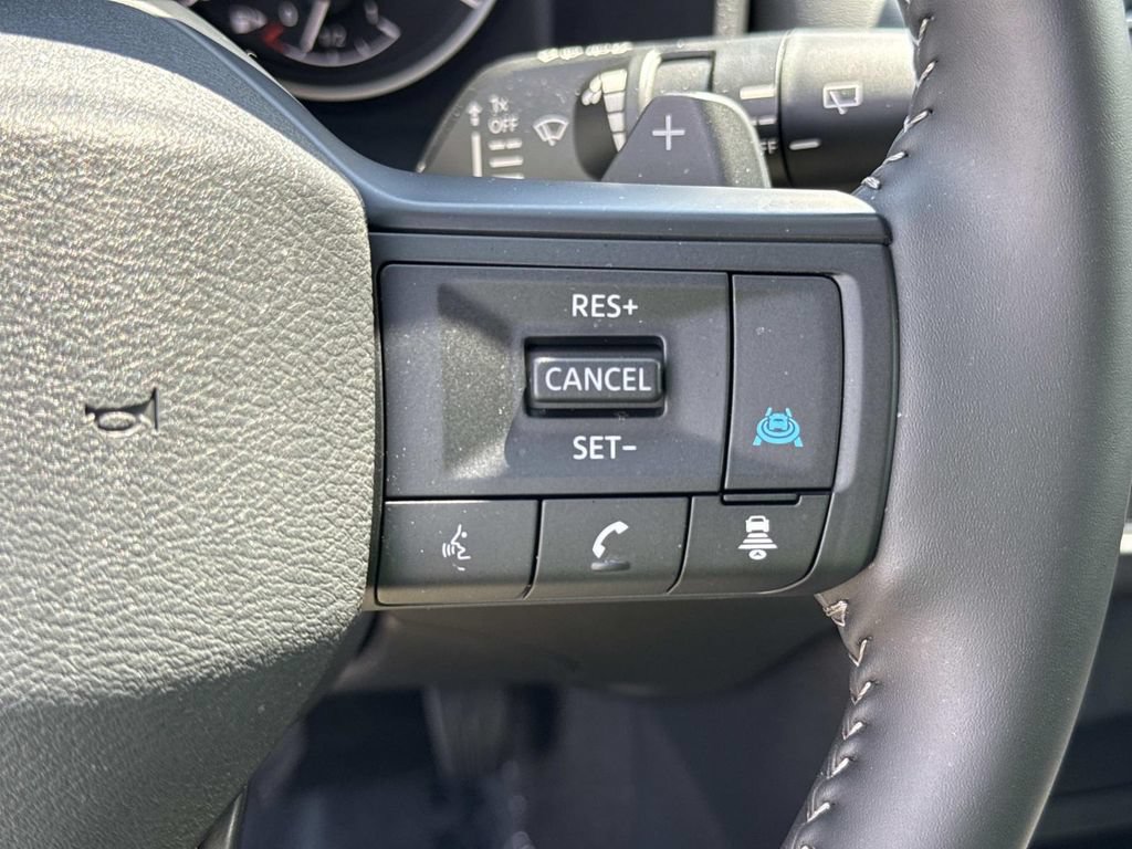 Used 2026 Nissan Rogue SV FWD image 34