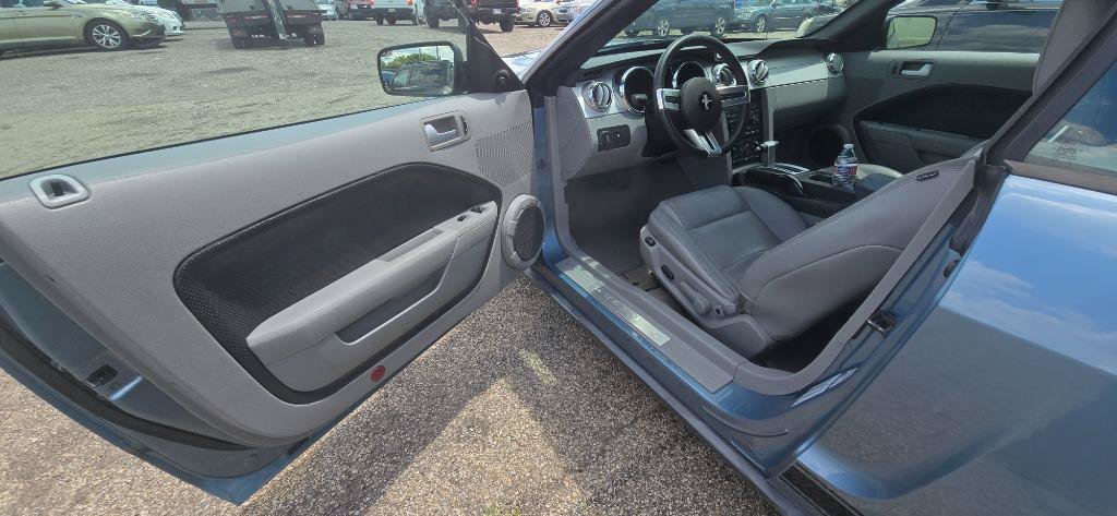 Used 2007 Ford Mustang Convertible RWD image 19