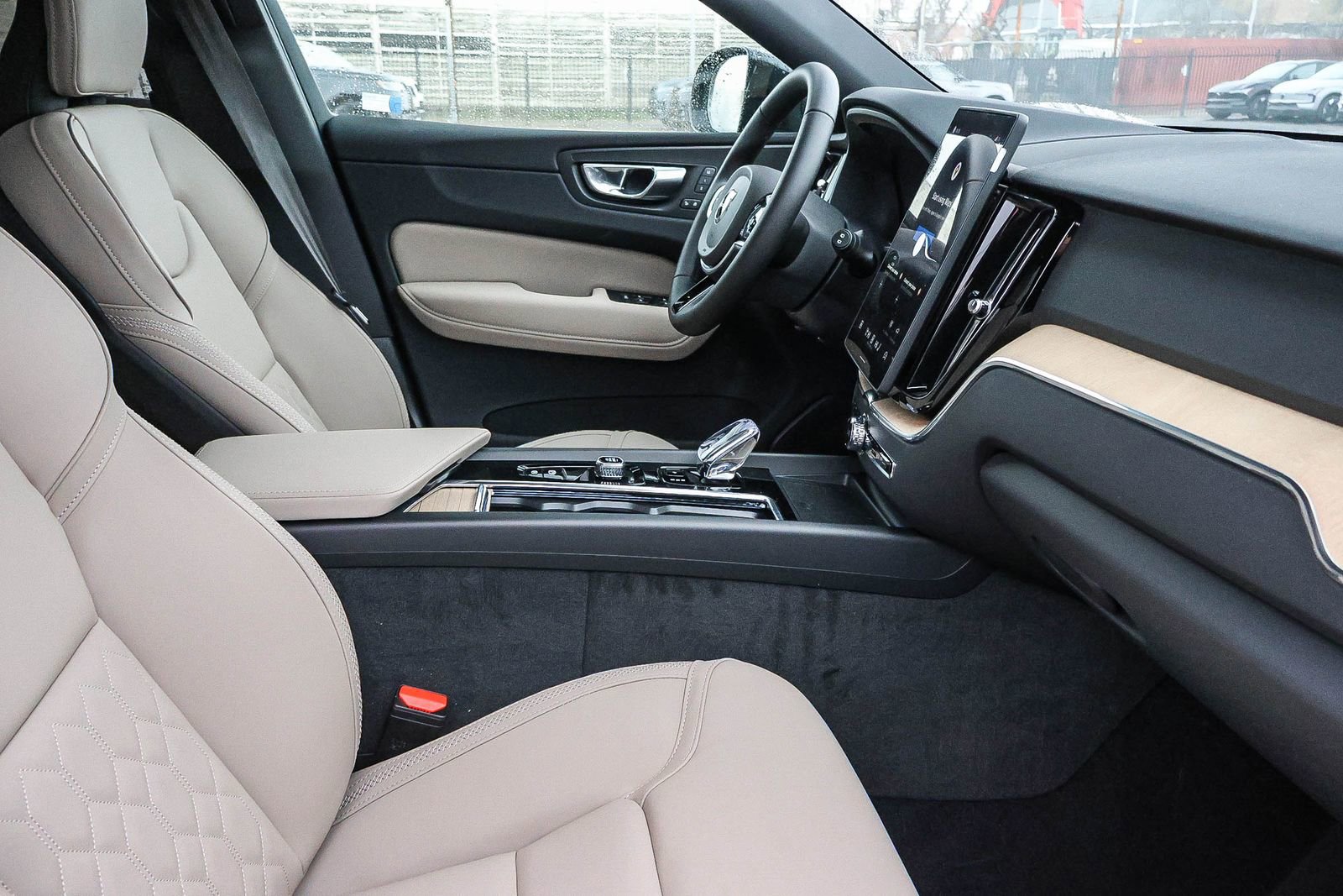 New 2026 Volvo XC60 B5 Core w/ Climate Package image 17