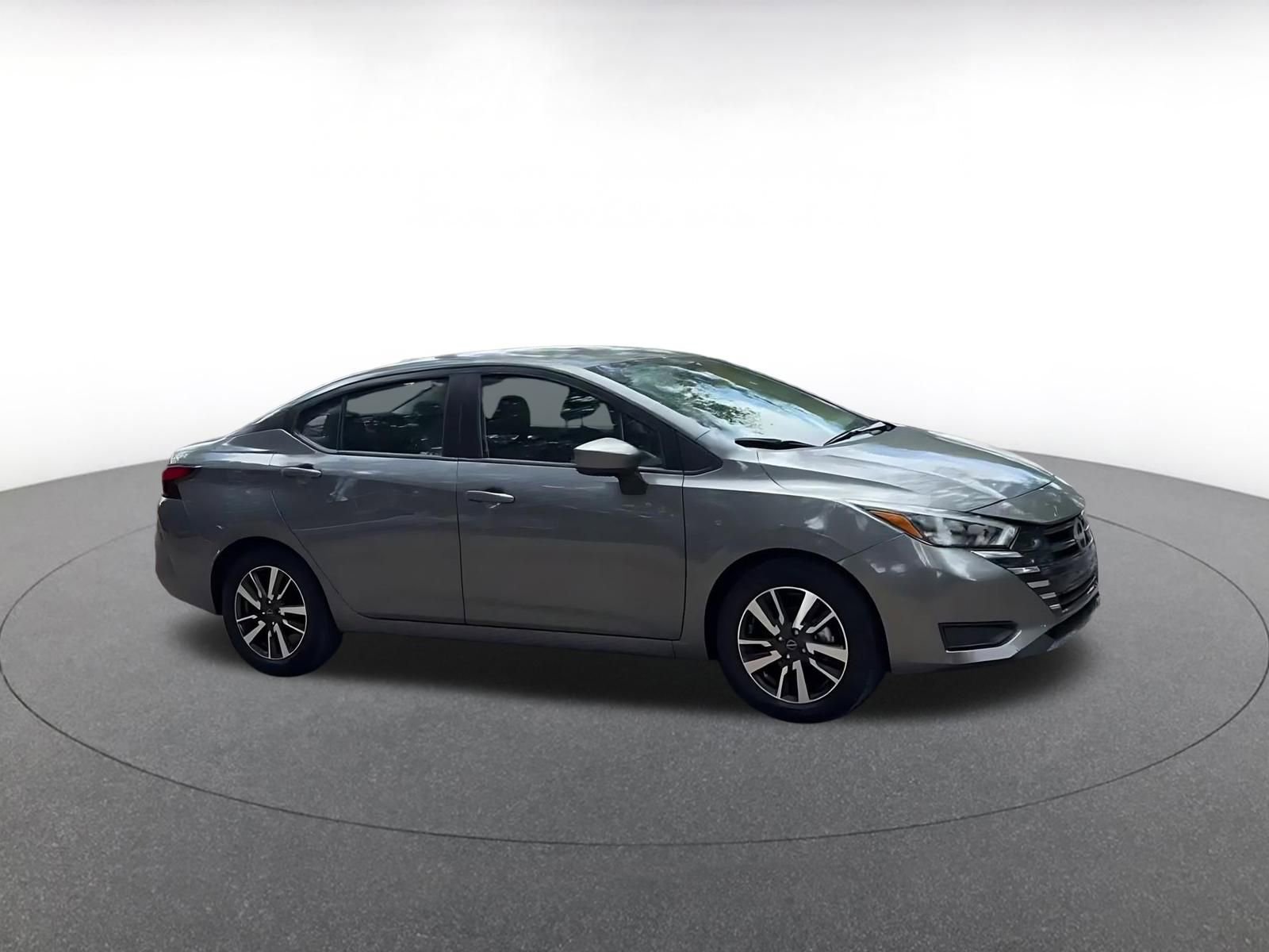 Used 2025 Nissan Versa SV FWD image 2