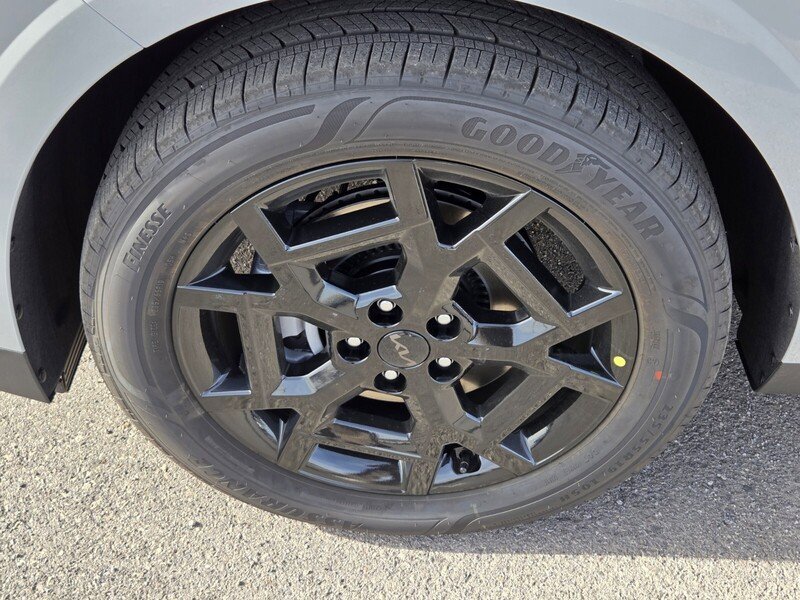 New 2026 Kia Carnival SX w/ SX Dark Edition Package FWD image 5