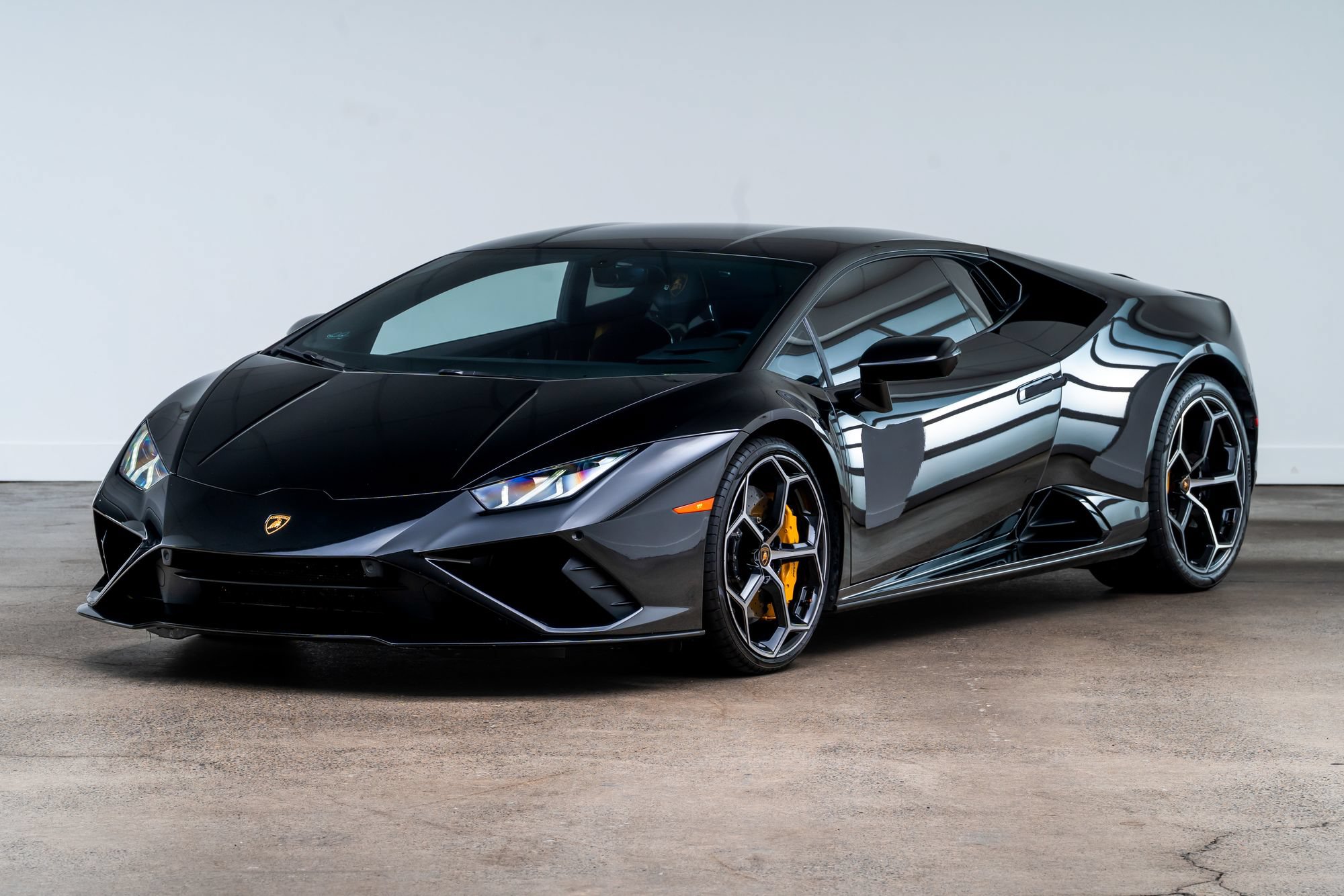 Used 2022 Lamborghini Huracan EVO RWD image 4