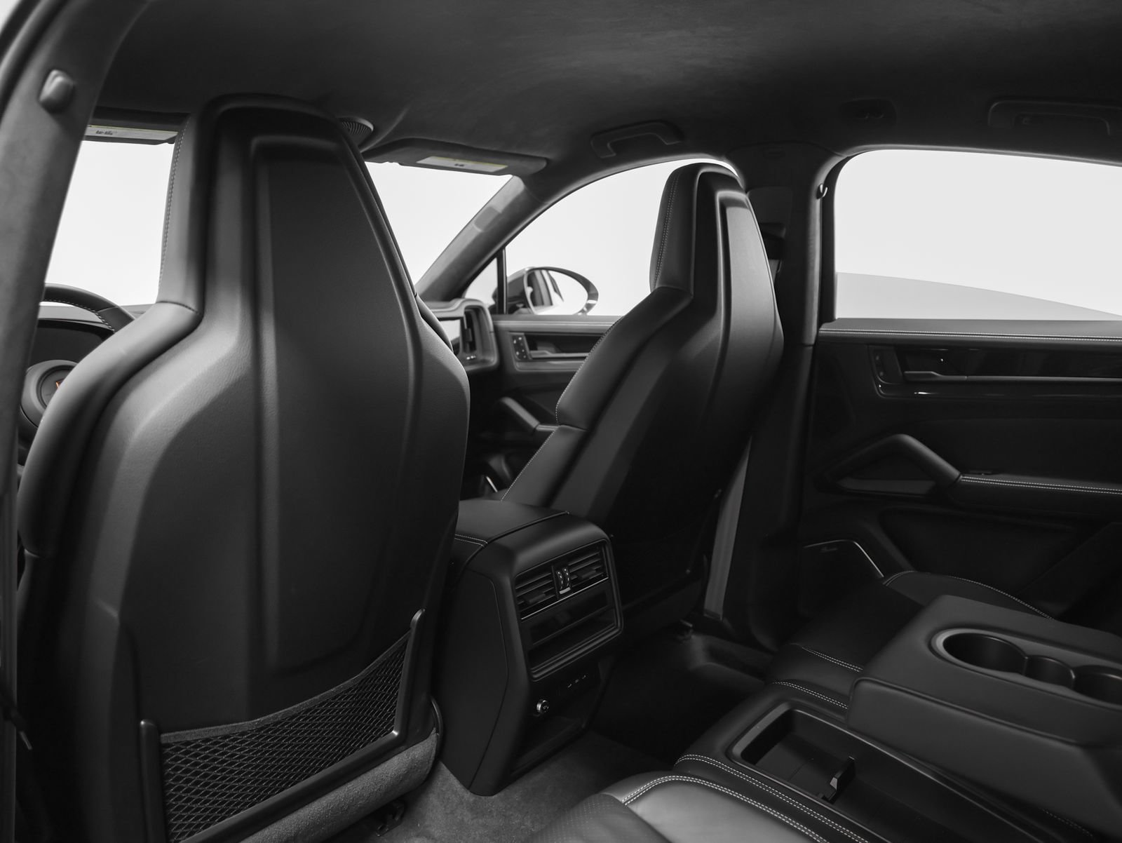 Certified 2025 Porsche Cayenne Turbo GT AWD/4WD image 56