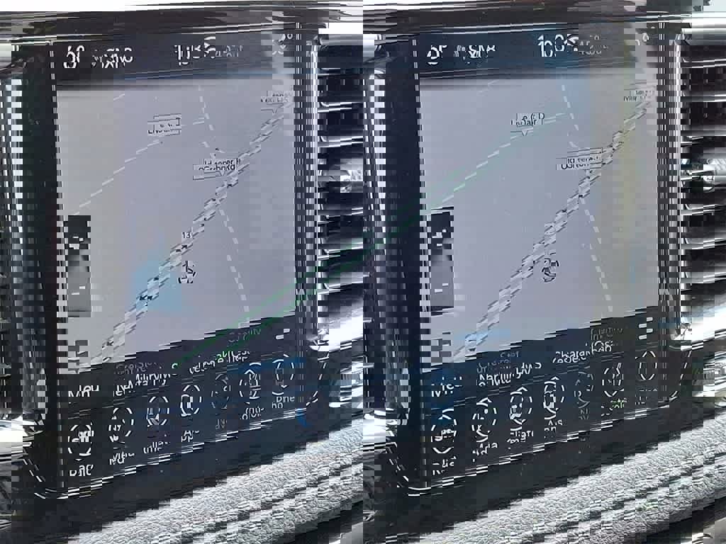 Used 2018 Chrysler Pacifica Limited image 17