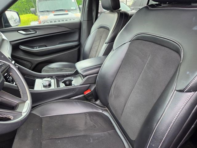 Used 2023 Jeep Grand Cherokee L Altitude AWD/4WD image 2