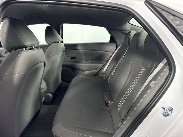 Used 2025 Hyundai Elantra Sport FWD image 21