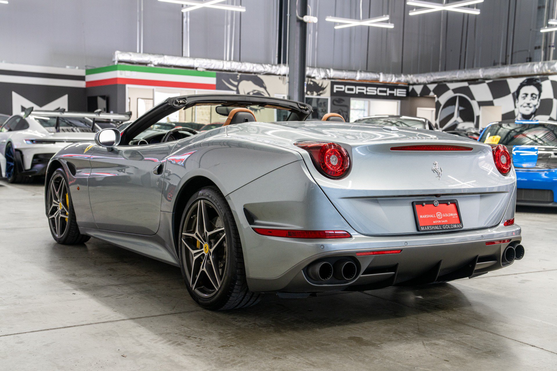 Used 2017 Ferrari California T RWD image 6