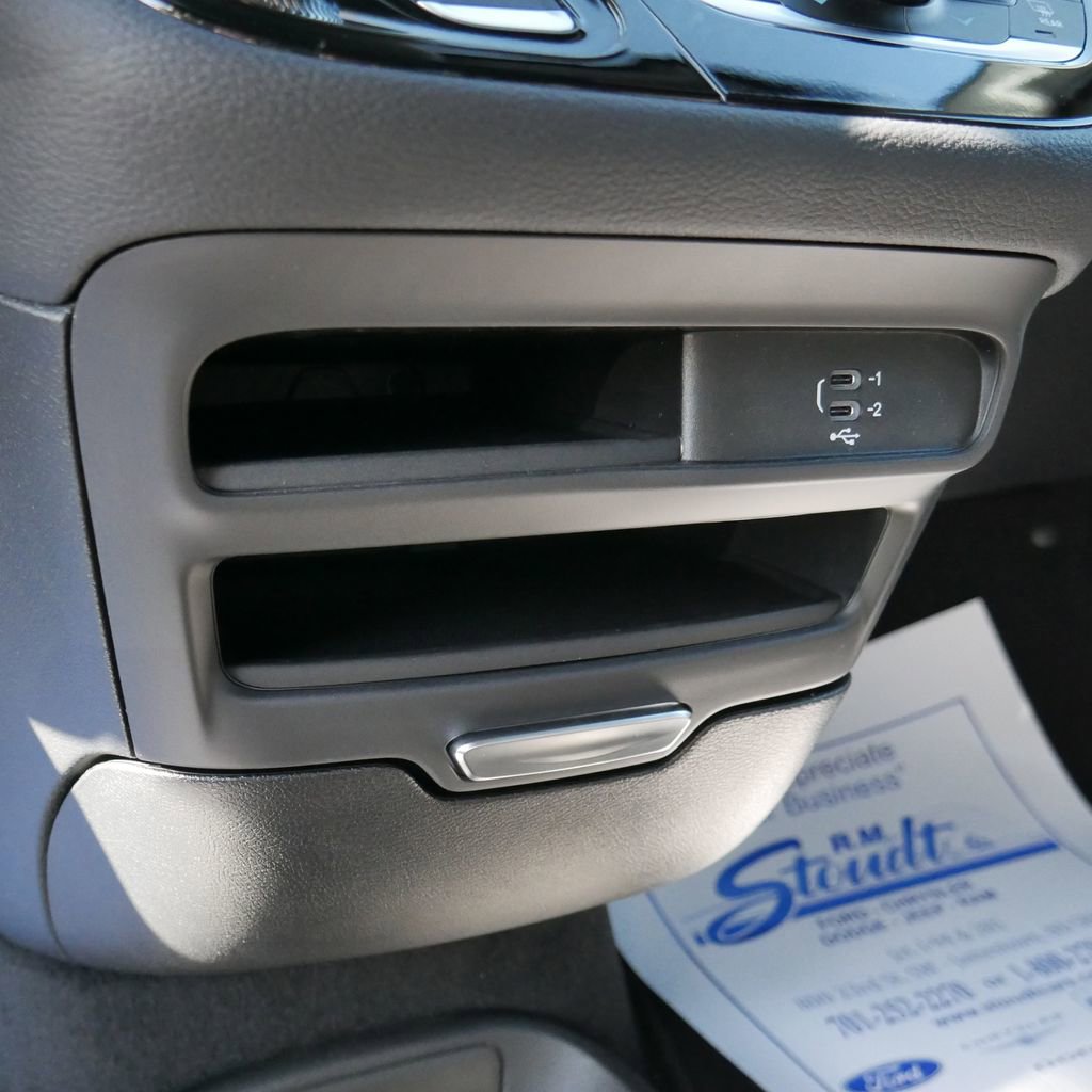 New 2026 Chrysler Pacifica Select image 39