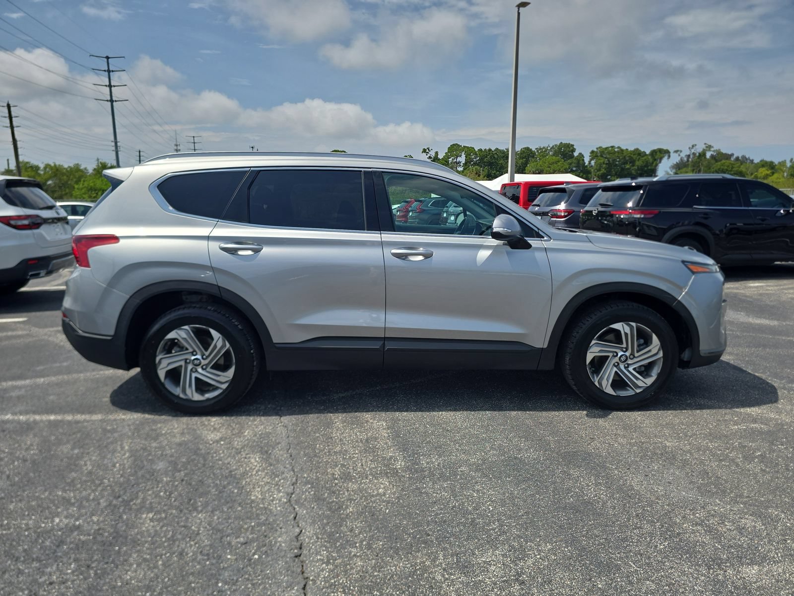 Used 2023 Hyundai Santa Fe SEL FWD image 3