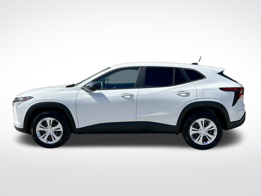 Used 2024 Chevrolet Trax LS w/ Driver Confidence Package image 8