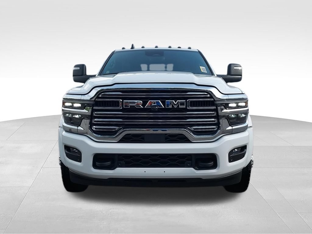 New 2026 RAM 4500 4x4 Crew Cab DRW w/ Laramie Trim Package image 3