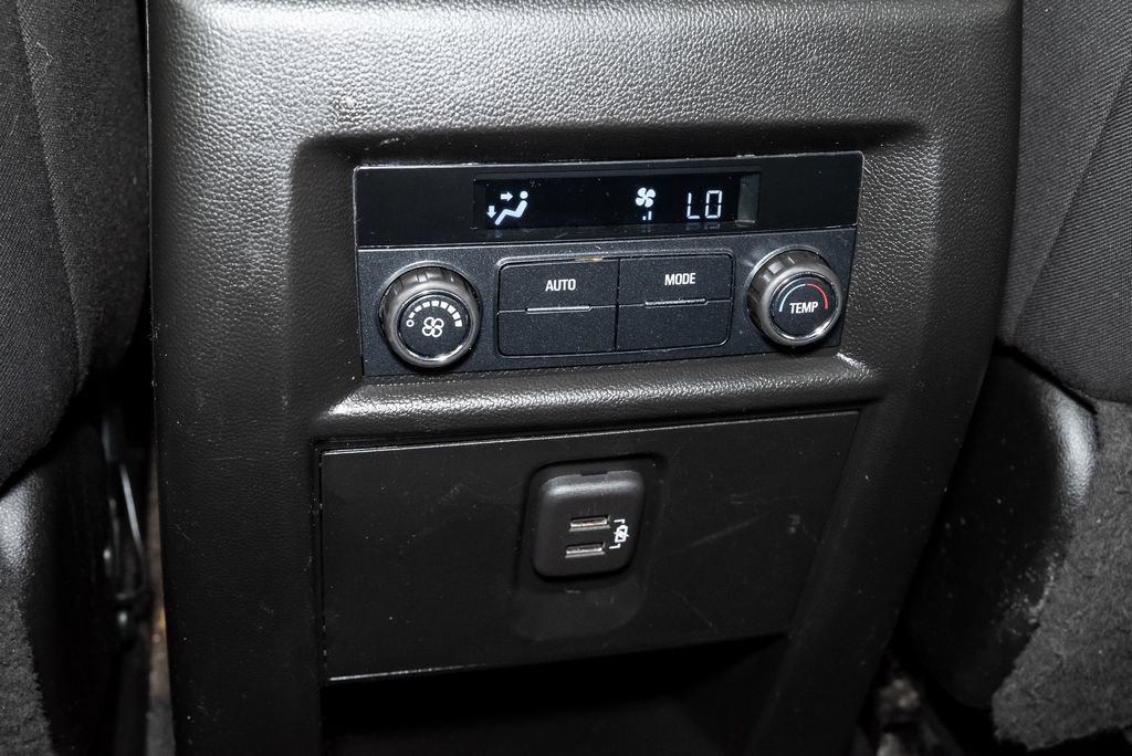 Used 2020 Chevrolet Traverse LS FWD image 22