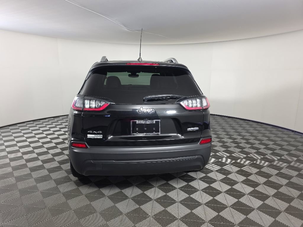 Used 2019 Jeep Cherokee Latitude Plus w/ Comfort/Convenience Group AWD/4WD image 4