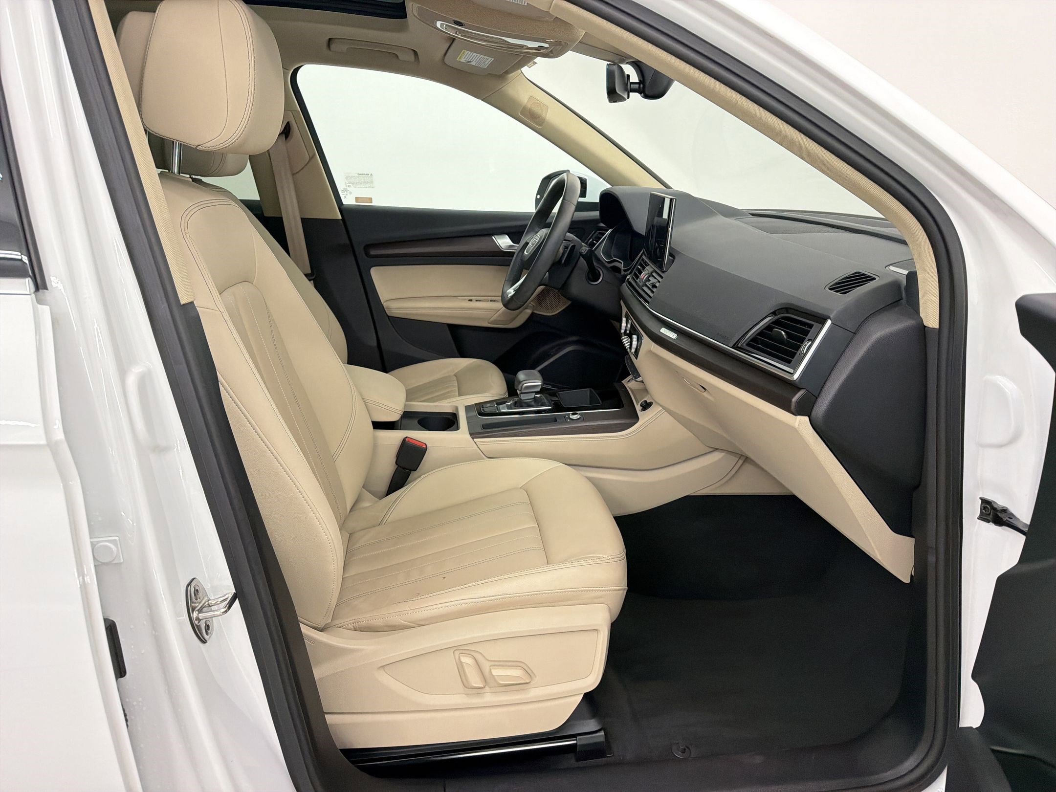 Used 2023 Audi Q5 2.0T Premium Plus w/ Premium Plus Package AWD/4WD image 26