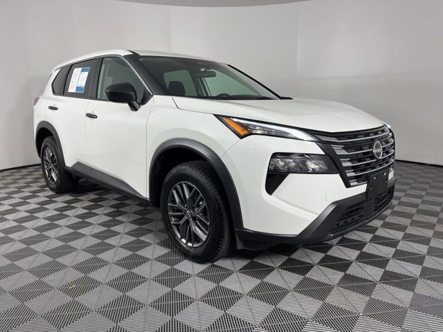 Used 2024 Nissan Rogue S video 2