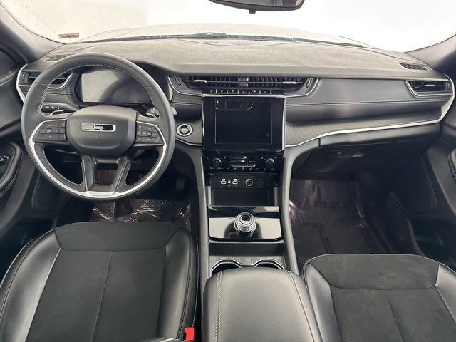 Used 2024 Jeep Grand Cherokee Altitude image 21