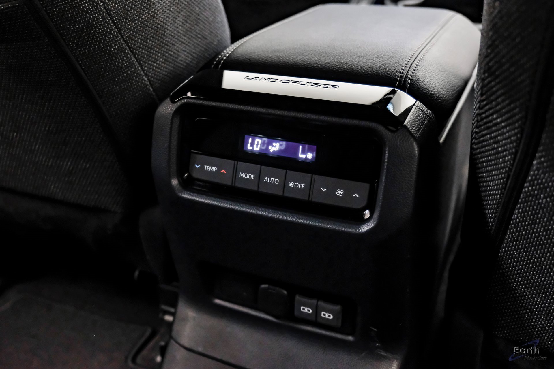 Used 2024 Toyota Land Cruiser image 72