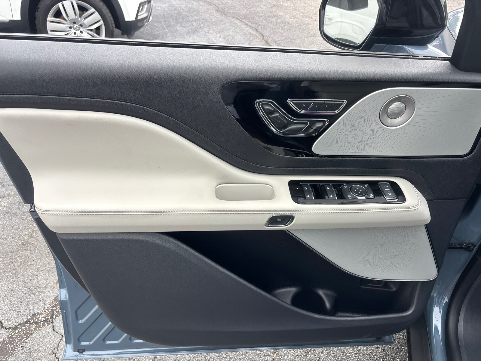 New 2027 Lincoln Aviator Reserve AWD/4WD image 11