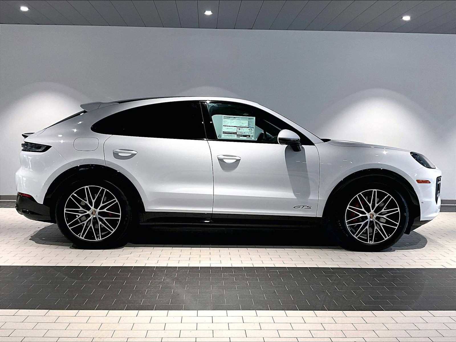 New 2026 Porsche Cayenne GTS image 8