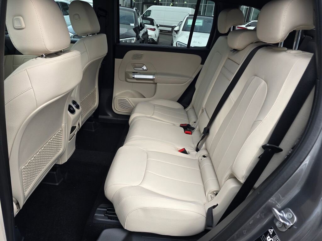 New 2026 Mercedes-Benz GLB 250 4MATIC image 18