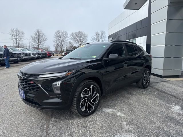 Used 2024 Chevrolet Trax RS w/ Driver Confidence Package FWD image 3