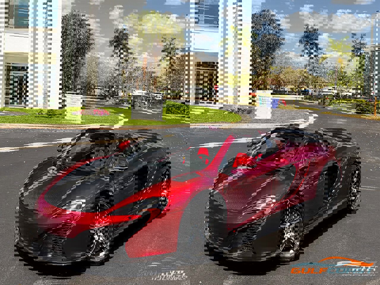 Used 2015 McLaren 650S Spider image 10