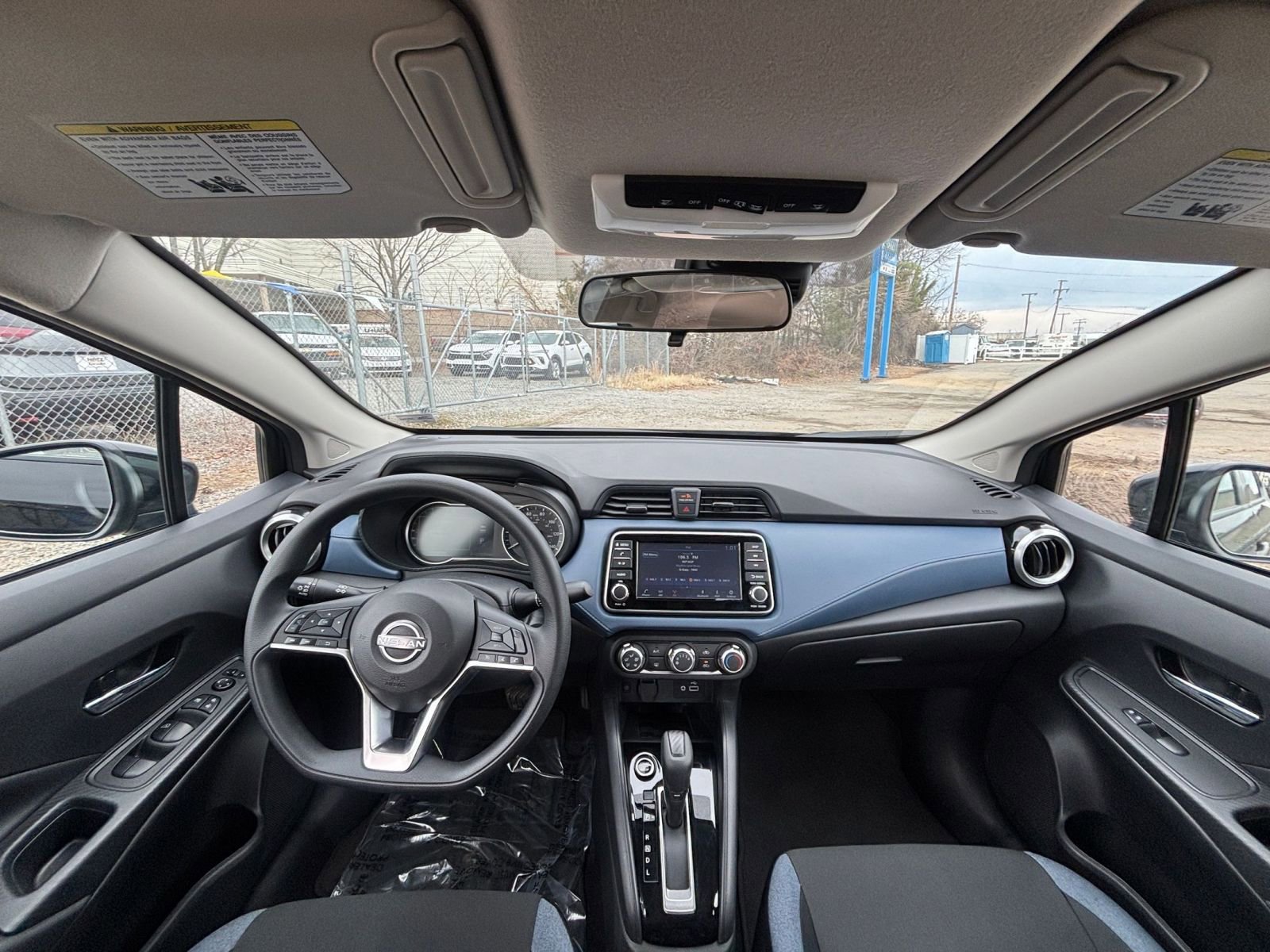 Used 2025 Nissan Versa SV image 33