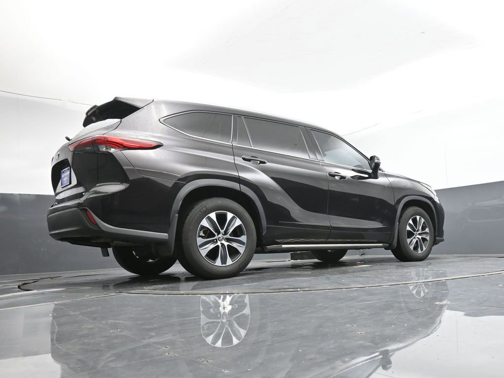 Used 2022 Toyota Highlander XLE image 43