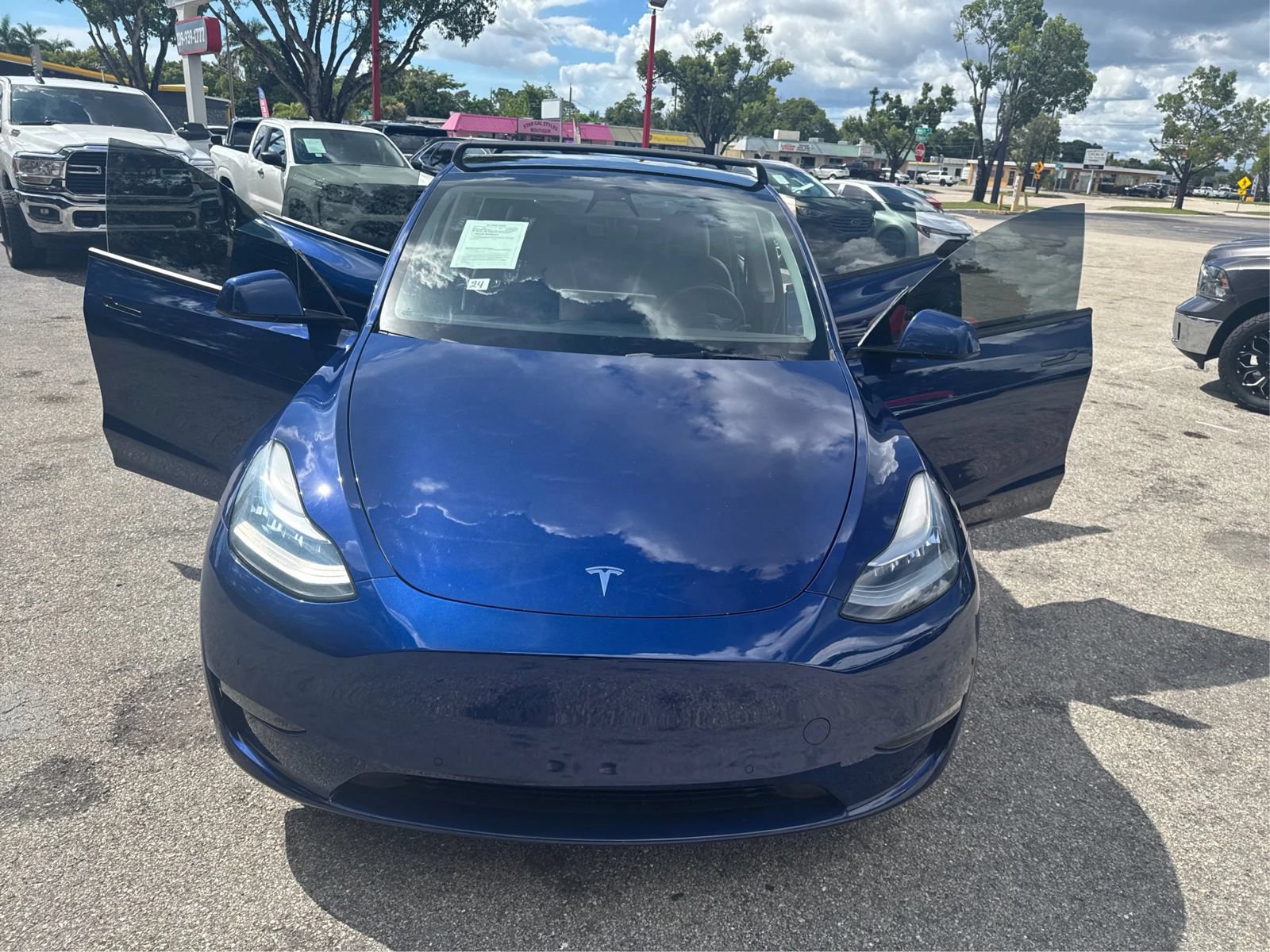 Used 2021 Tesla Model Y Long Range AWD/4WD image 21
