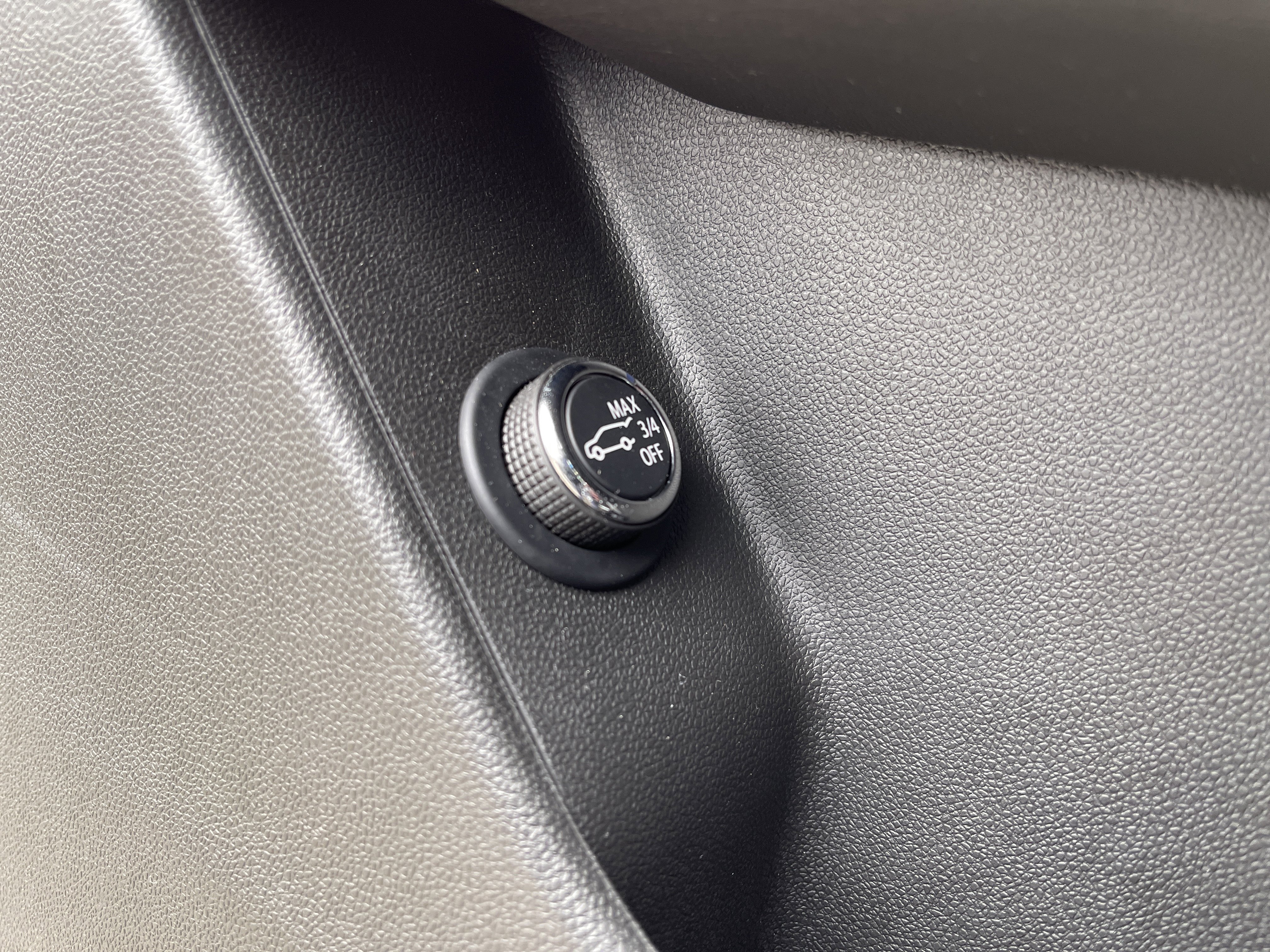 Used 2025 Cadillac XT6 Premium Luxury image 17