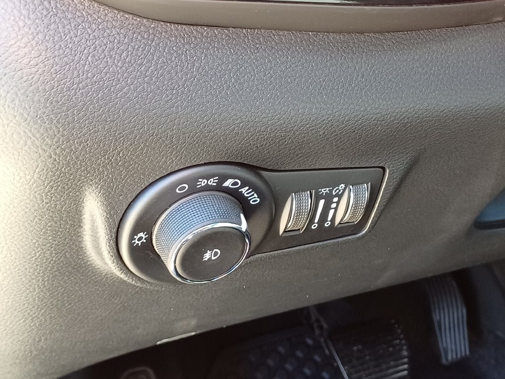 Used 2026 Jeep Compass Trailhawk AWD/4WD image 9