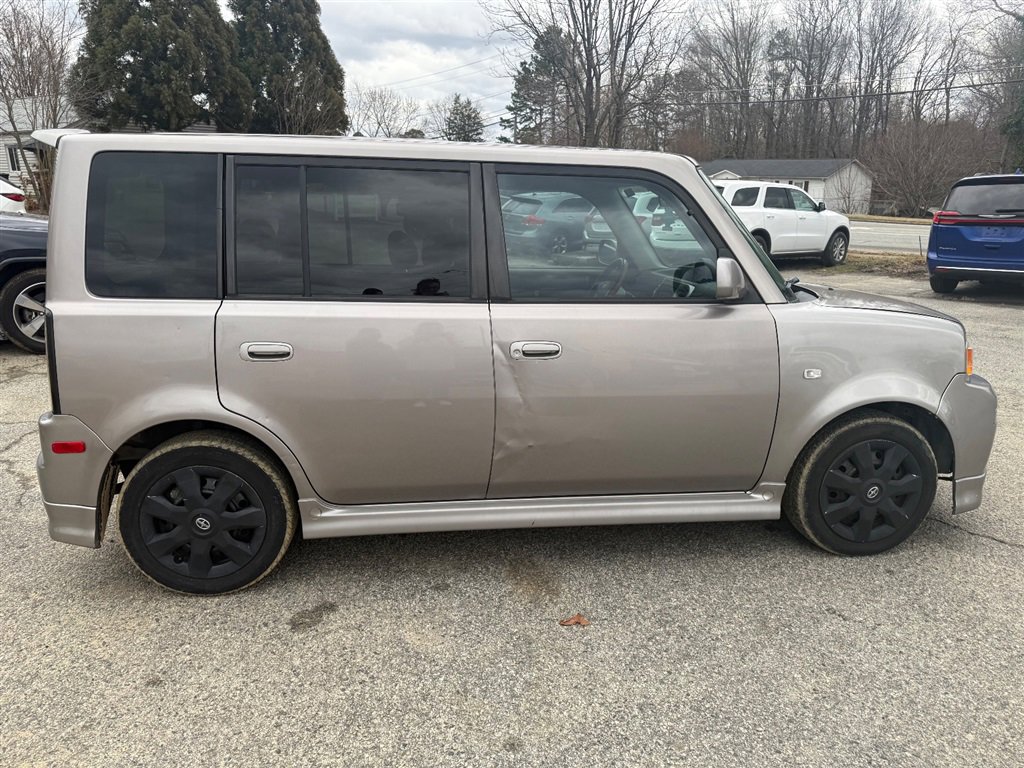 Used 2004 Scion xB image 6