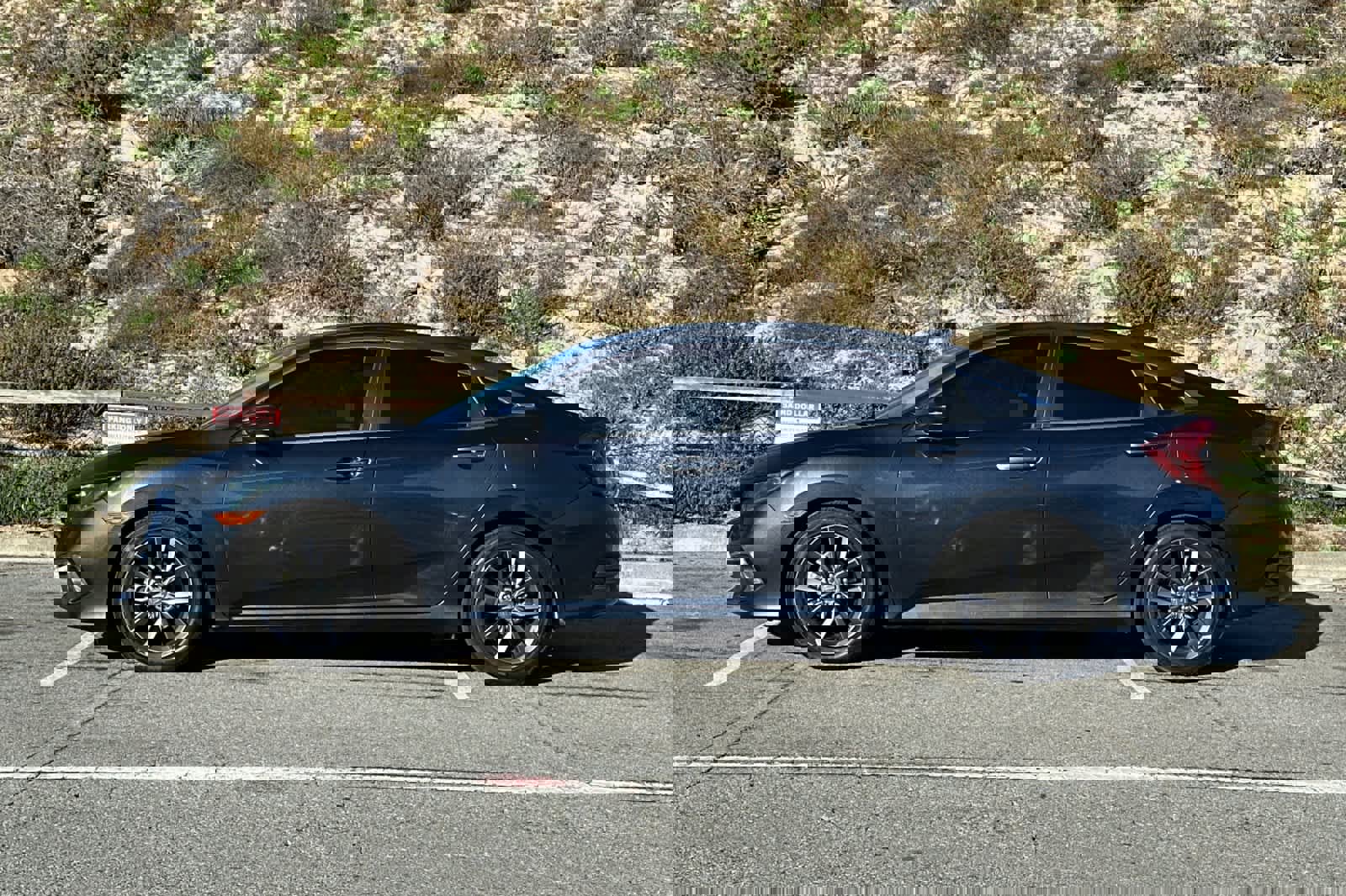 Used 2021 Honda Civic EX image 9