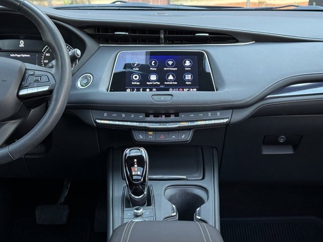 Used 2022 Cadillac XT4 Luxury w/ Cold Weather Package image 9